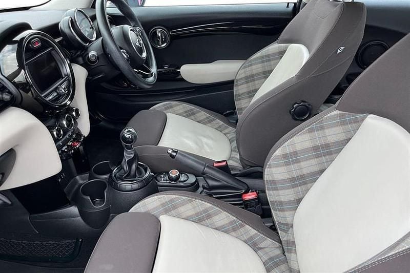 Used Mini Cooper D 116 HP (85 kW) 2015 Moonwalk grey Hatchback