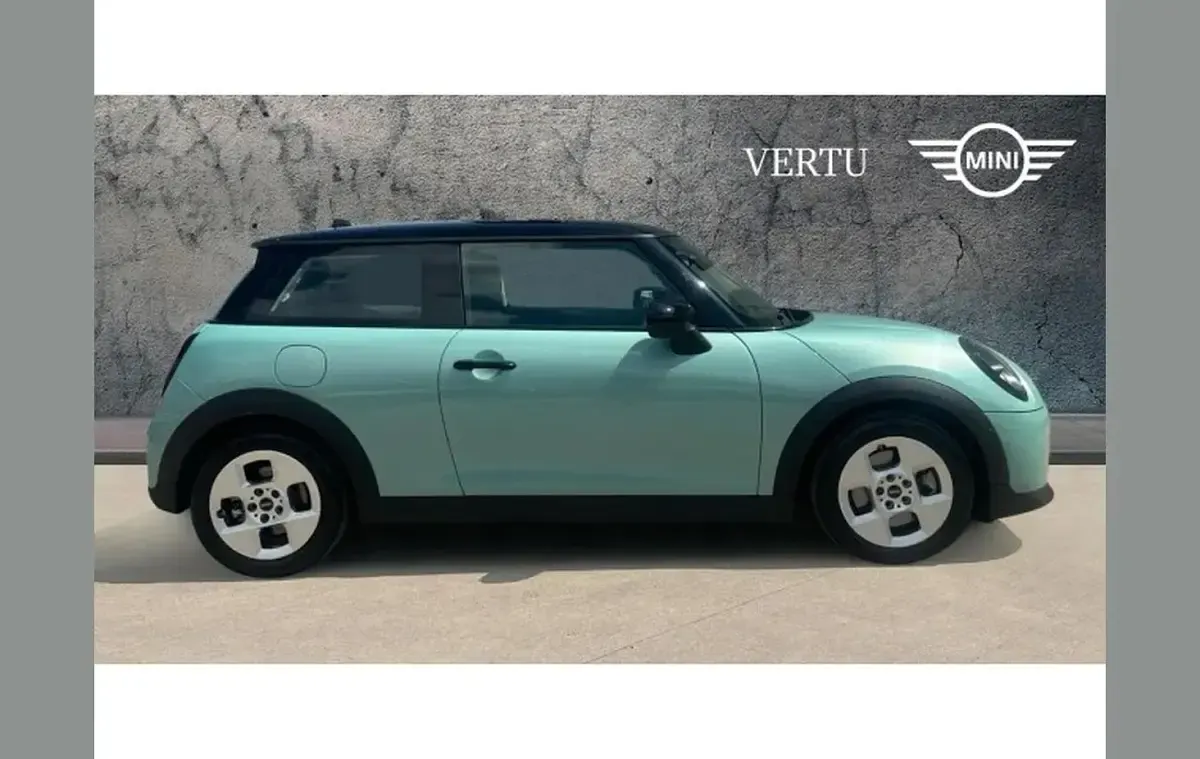 Used Mini Cooper Hatch 156 HP (114 kW) 2024 Green Hatchback