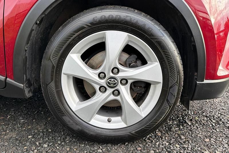 Used Toyota C-HR 116 HP (85 kW) 2019 Red SUV