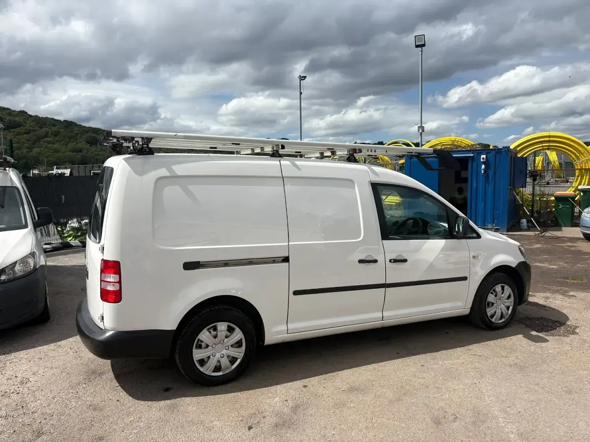 Used VW Caddy Maxi Startline 102 HP (75 kW) 2014 White MPV