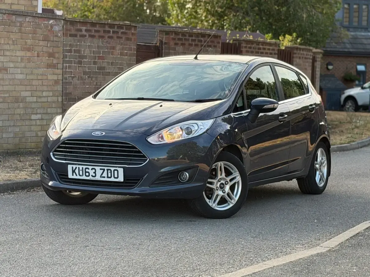 Used Ford Fiesta Zetec 98 HP (72 kW) 2013 Grey Hatchback