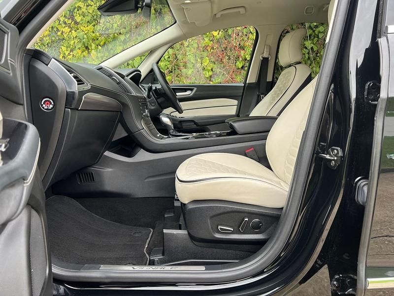 Used Ford S-MAX Vignale 210 HP (154 kW) 2016 Black MPV