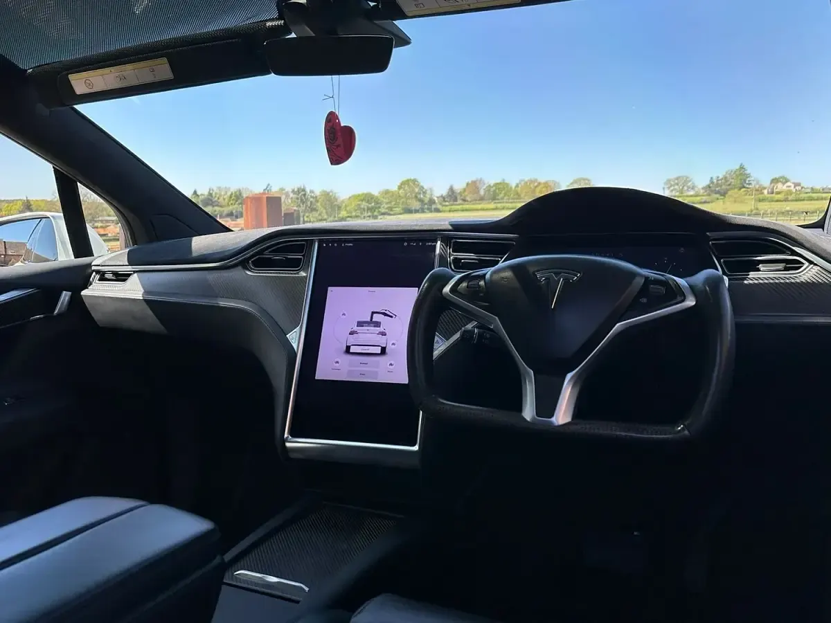 Used Tesla Model X 448 kW (610 HP) 2017 White SUV