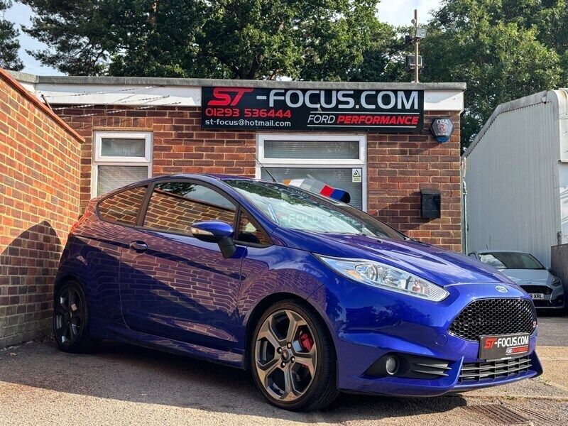 Blue Used 2016 Ford Fiesta ST Hatchback | £9,950 (Expensive) - Image 1/4