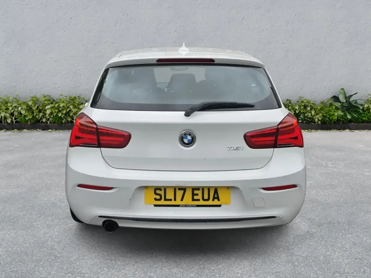 Used BMW 118 Sport Line 136 HP (100 kW) 2017 White Hatchback