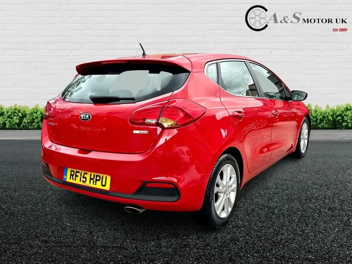 Used Kia Ceed 2015 Red Hatchback