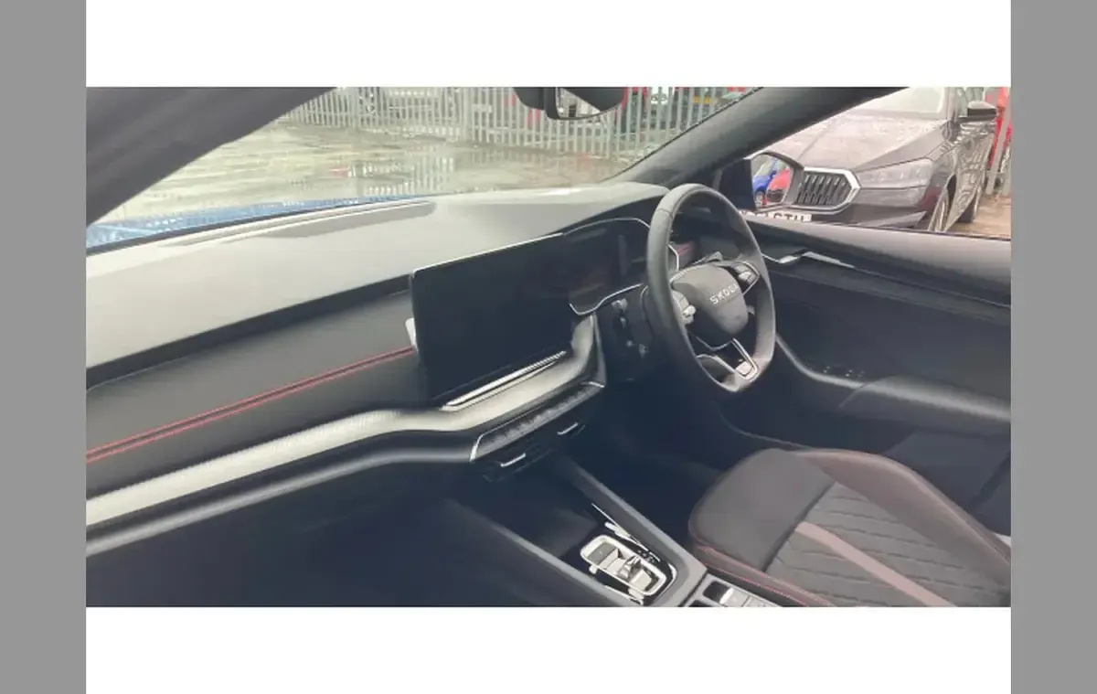 Used Skoda Octavia vRS 265 HP (194 kW) 2025 Blue Estate