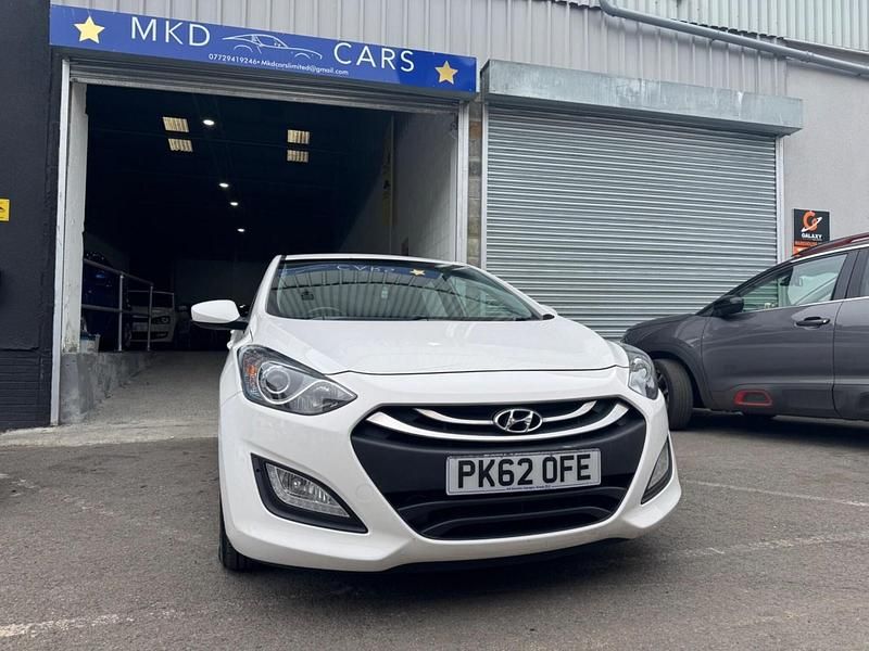 Second-hand Hyundai i30 Active 120 CP (88 kW) 2012 Alb Hatchback