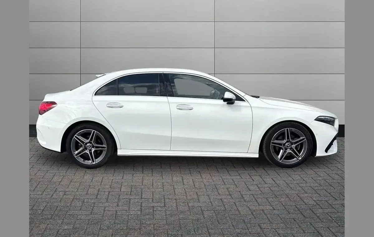 Used Mercedes A200 Executive 175 HP (128 kW) 2023 Polar white Sedan