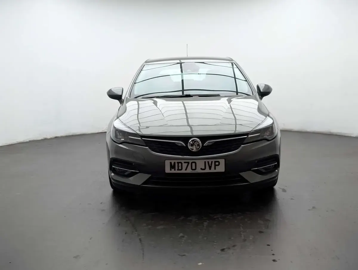 Używany Vauxhall Astra SRi 145 KM (106 kW) 2021 Szary Hatchback