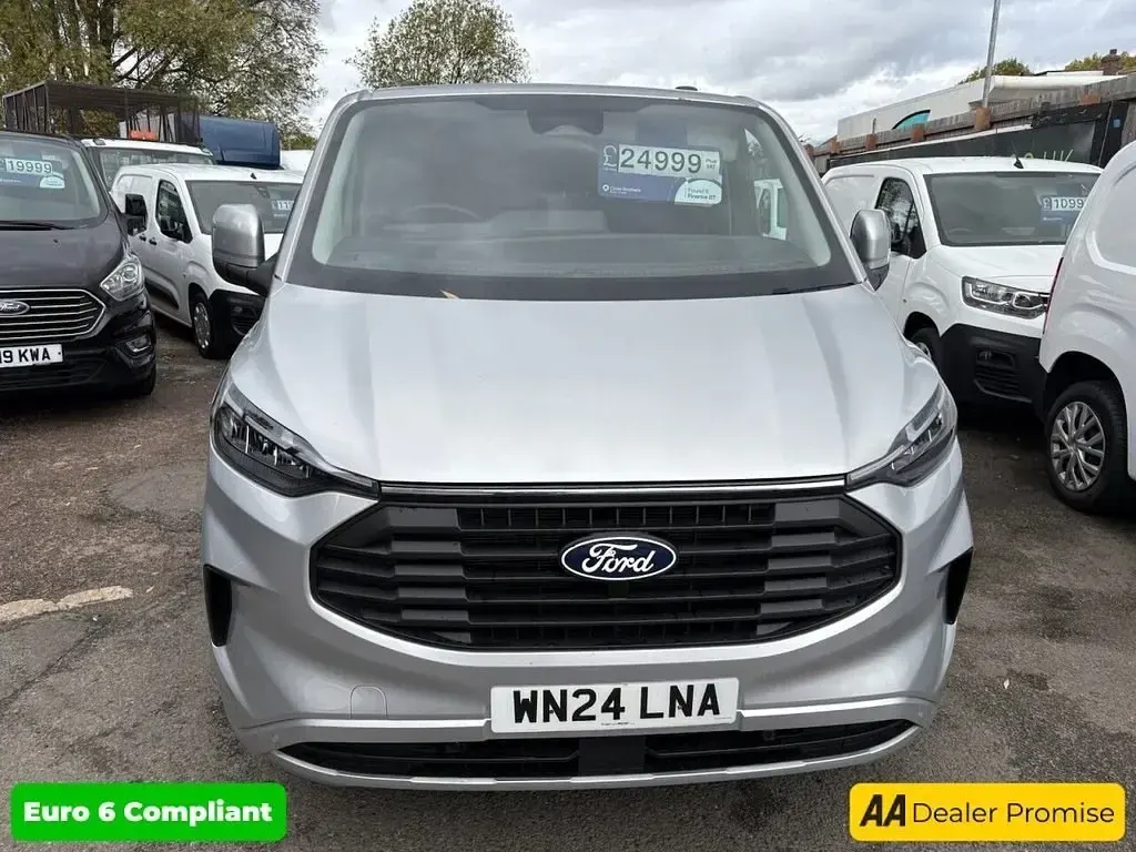 Używany Ford Transit Custom Limited 140 KM (102 kW) 2024 Srebrny Van