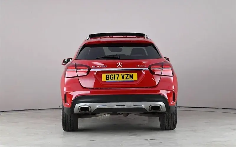 Usado Mercedes GLA250 AMG Line Premium Plus 211 HP (155 kW) 2019 SUV