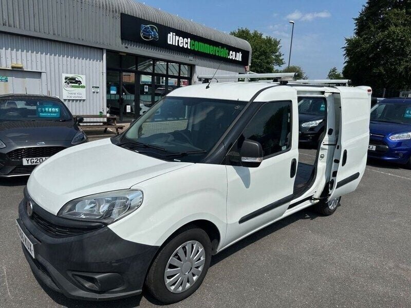 White Used 2016 Fiat Doblò MPV | £6,495 (Expensive) - Image 1/3
