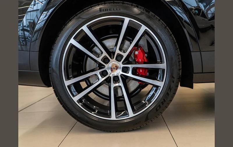 Used Porsche Cayenne S E-Hybrid 512 HP (376 kW) 2025 Black SUV