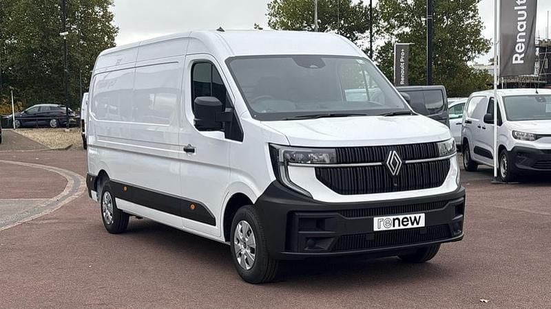 Solid mineral white New 2025 Renault Master Van | £27,290 (A bit pricey) - Image 1/1