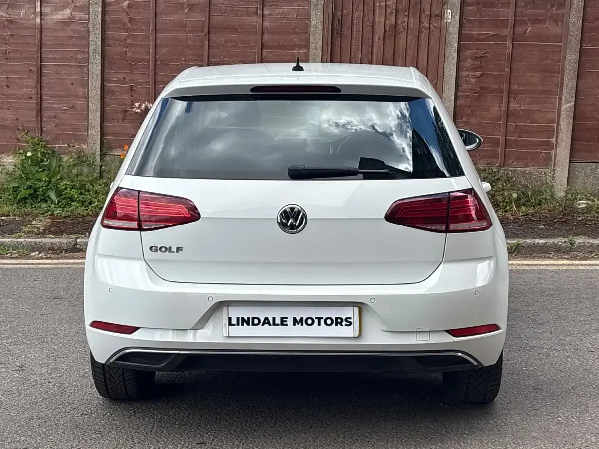 Used VW Golf VII Match 115 HP (84 kW) 2019 White Hatchback