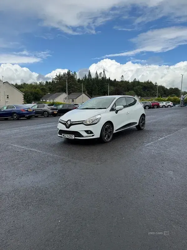 Used Renault Clio Iconic 2019 White Hatchback