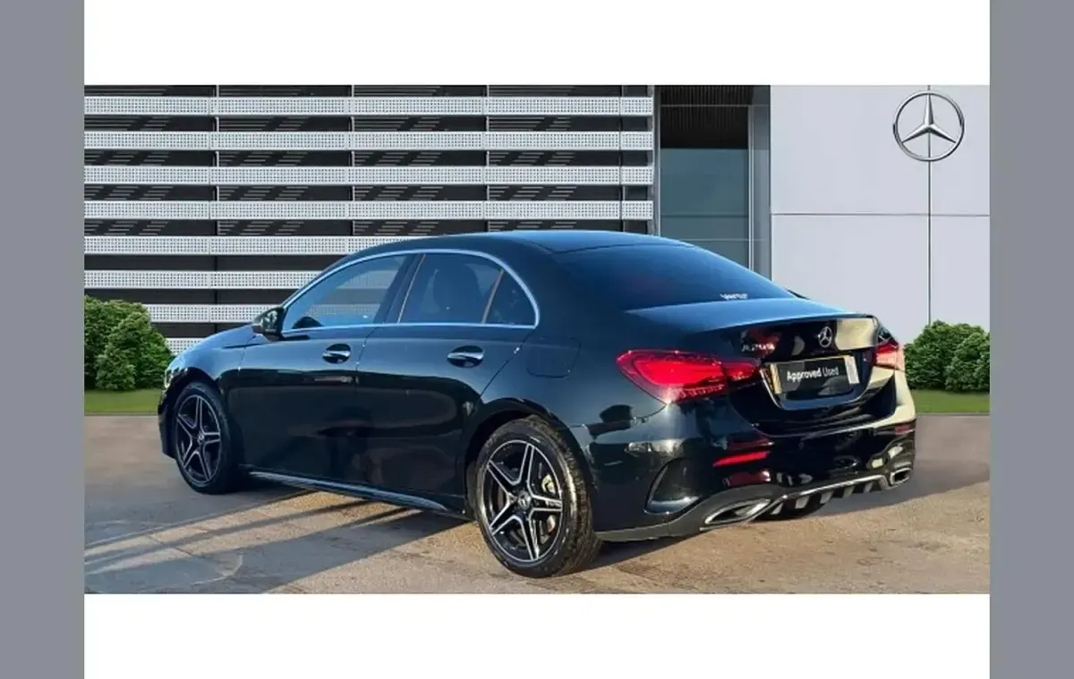 Begagnad Mercedes A200 Executive 161 HK (118 kW) 2025 Svart Sedan