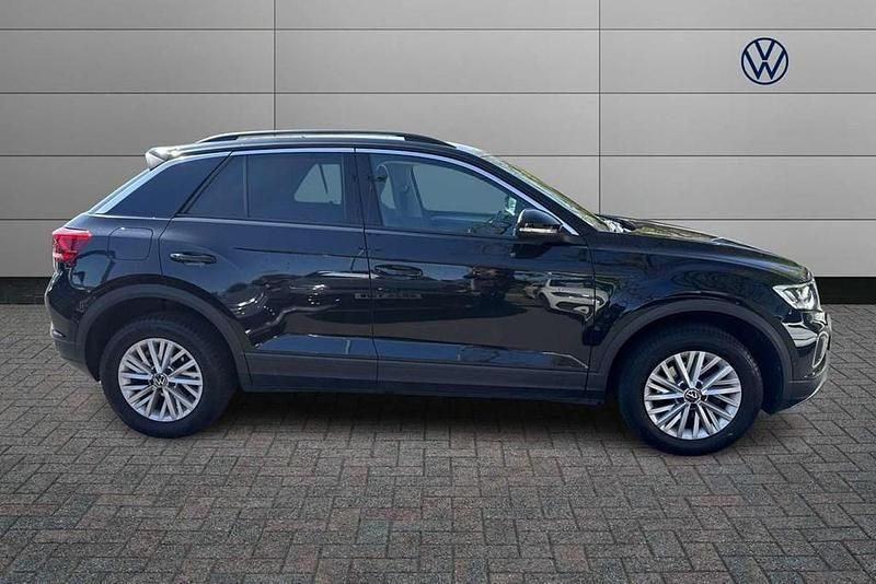 Used VW T-Roc Life 110 HP (80 kW) 2022 Black SUV