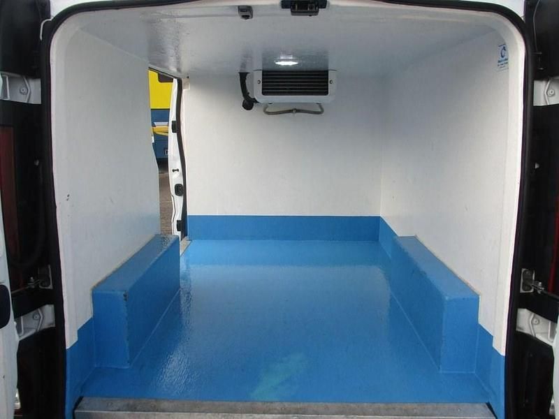 White Used 2019 Renault Trafic Business Van | £7,995 (Good price) - Image 1/4