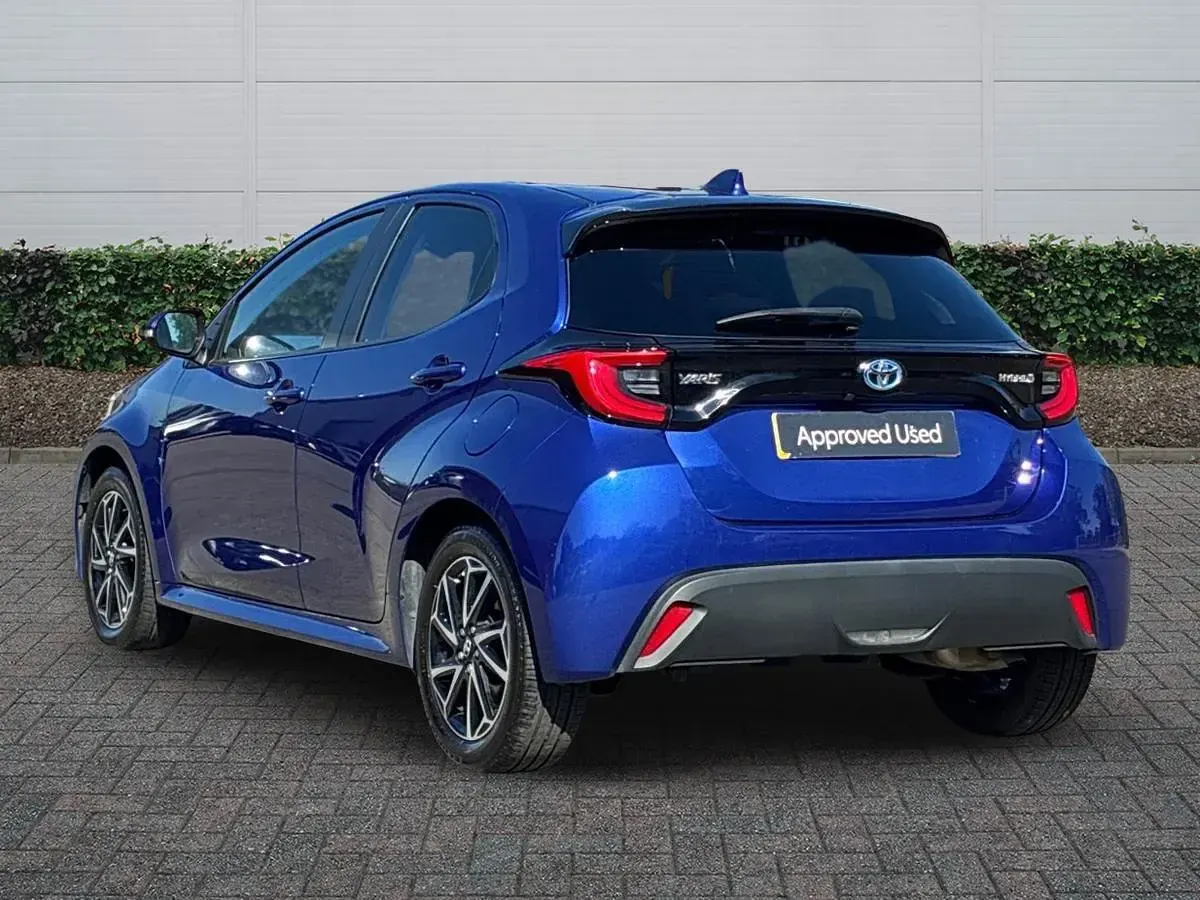 Used Toyota Yaris Design 2023 Blue Hatchback