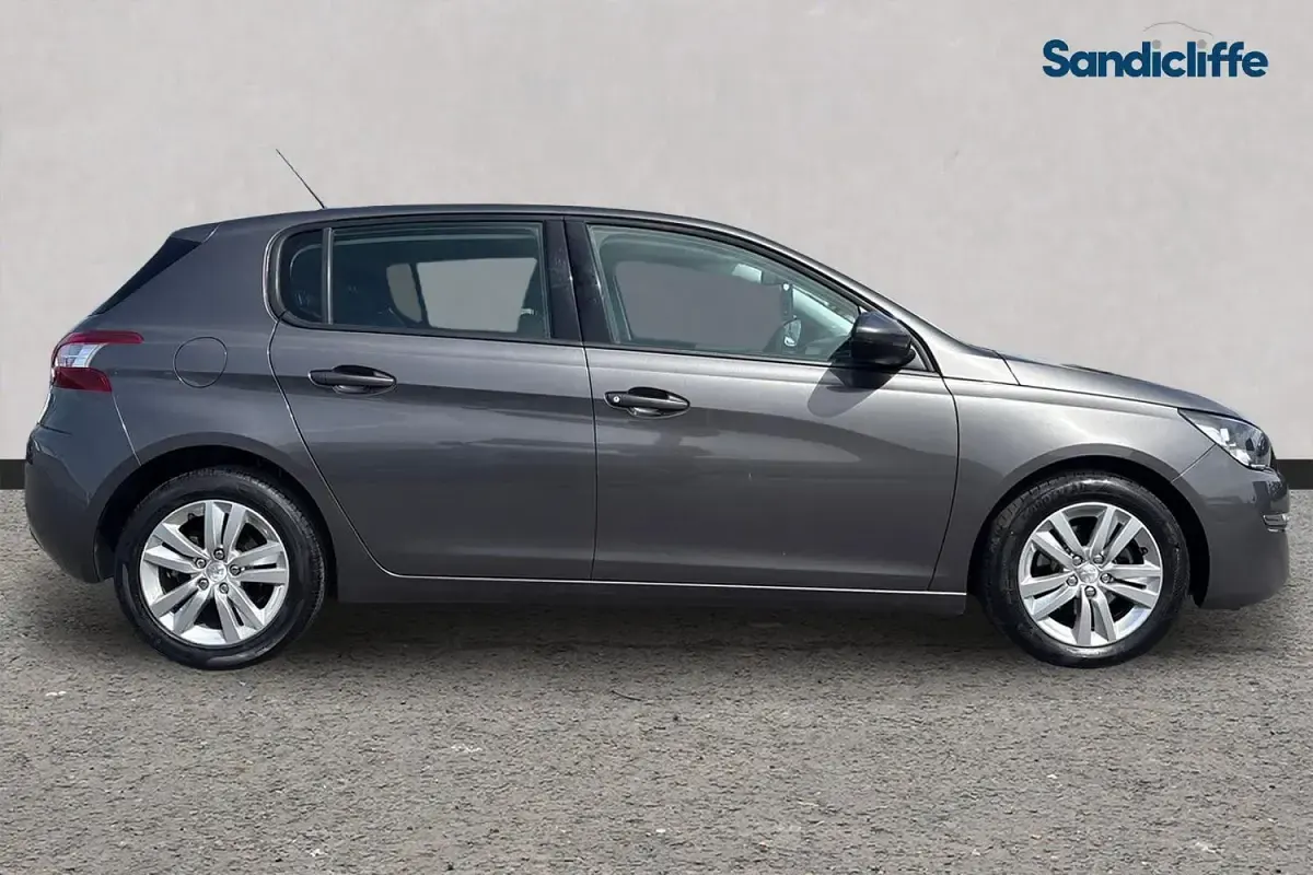 Used Peugeot 308 Active 120 HP (88 kW) 2016 Grey Hatchback
