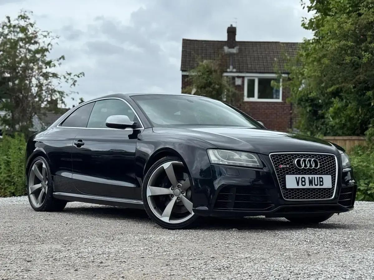 Used Audi RS5 Comfort 450 HP (330 kW) 2011 Black Coupe