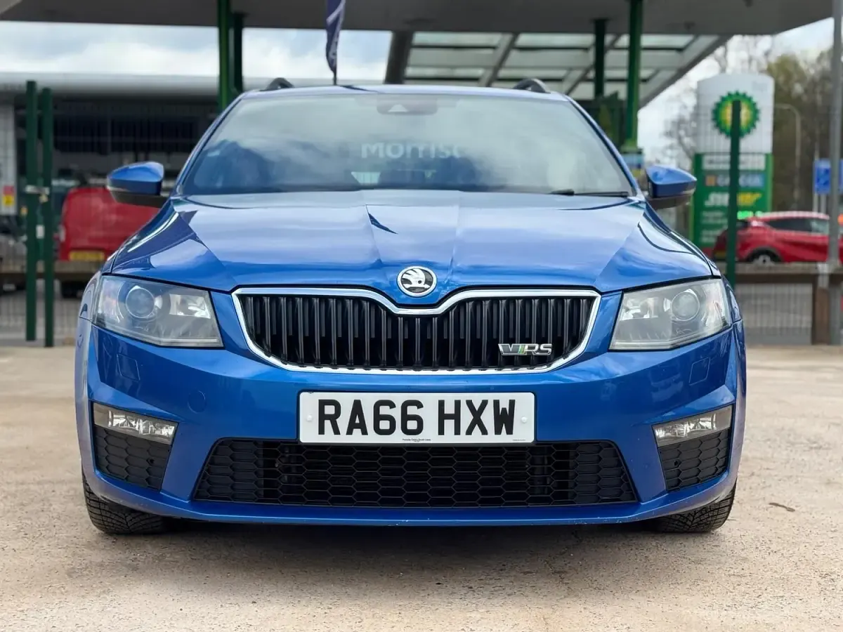 Used Skoda Octavia vRS 184 HP (135 kW) 2016 Blue Estate