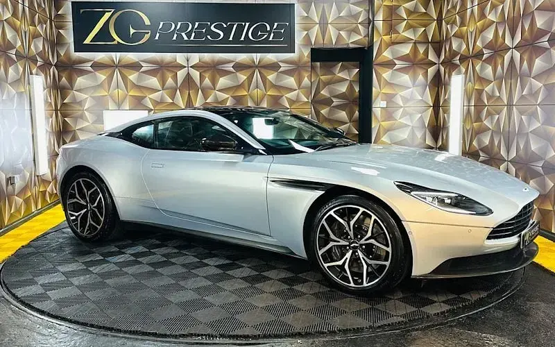Usado Aston Martin DB11 510 HP (375 kW) 2020 Coupé