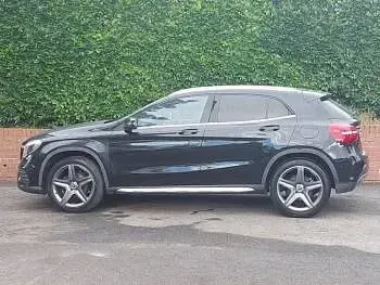 Used Mercedes GLA180 AMG line 122 HP (89 kW) 2019 Black SUV