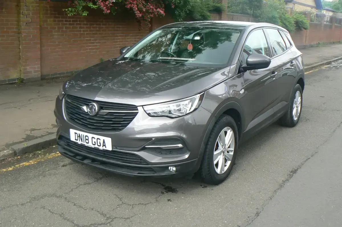 Used Vauxhall Grandland X S 130 HP (95 kW) 2018 Grey SUV