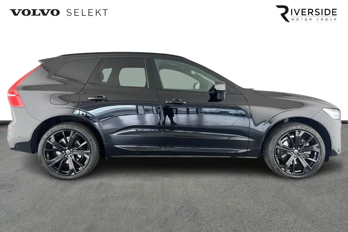 Used Volvo XC60 Plus 250 HP (183 kW) 2025 Onyx black SUV