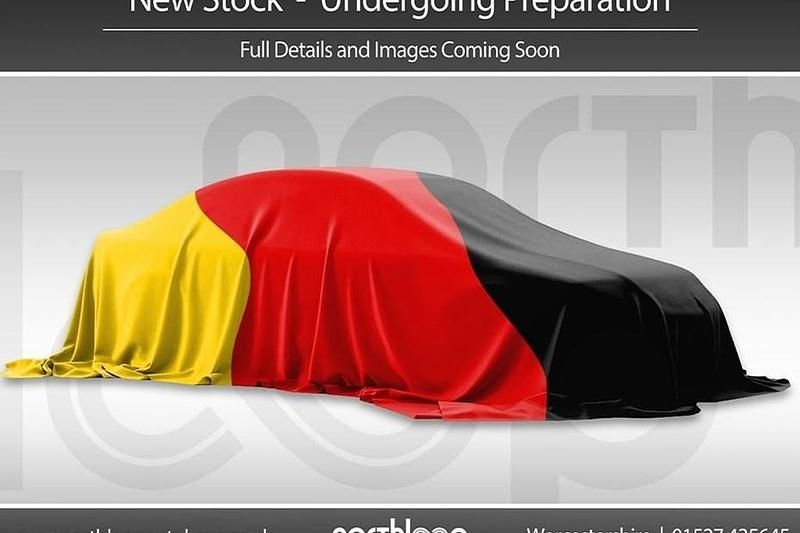 Used Land Rover Range Rover Velar SE Dynamic 240 HP (176 kW) 2017 Silver SUV