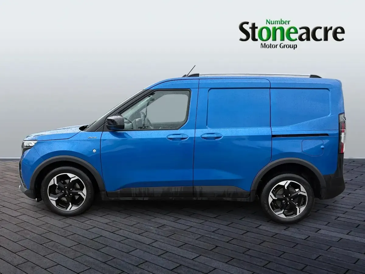 Used Ford Transit Courier Active 125 HP (91 kW) 2024 Blue Van