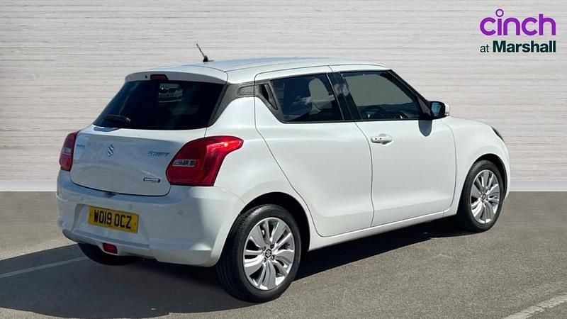 Used Suzuki Swift SZ5 111 HP (81 kW) 2021 White Hatchback