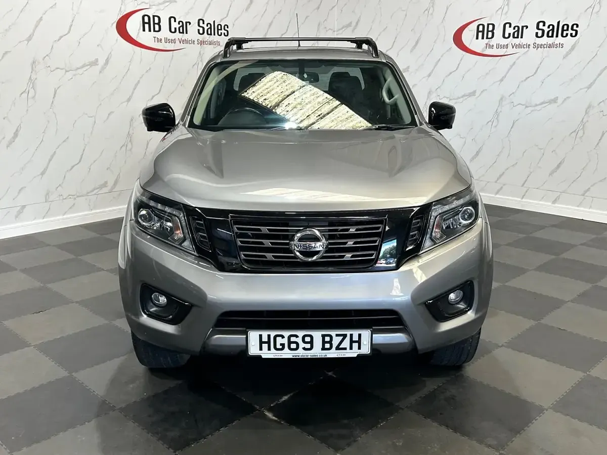 Begagnad Nissan Navara N-Guard 190 HK (139 kW) 2019 Grå Pickup
