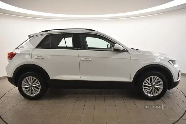 Used VW T-Roc Life 150 HP (110 kW) 2024 White SUV