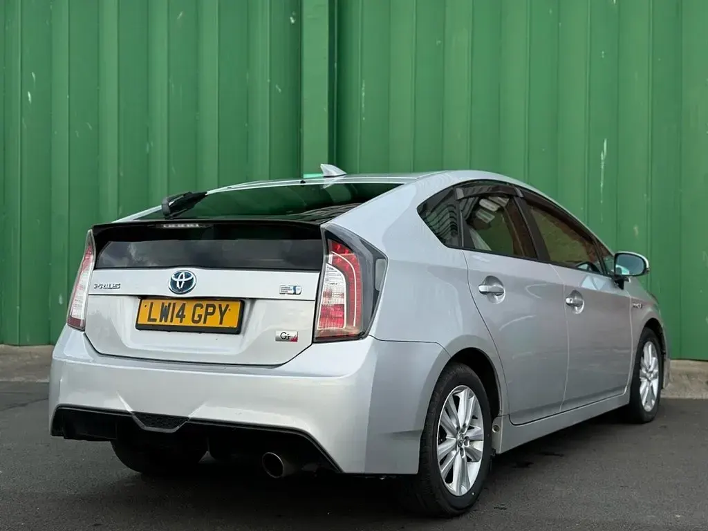 Used Toyota Prius 2014 Silver Sedan