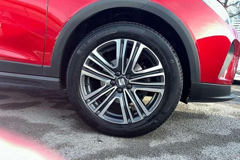 Begagnad Seat Arona SE Technology 94 HK (69 kW) 2023 Röd SUV