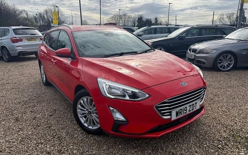 Used Ford Focus Titanium 125 HP (91 kW) 2019 Red Estate