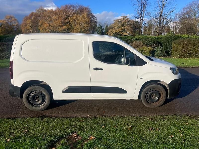 Used Citroën Berlingo 2022 White MPV