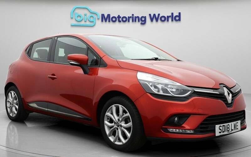Used 2016 Renault Clio IV Dynamique Hatchback | £9,000 (A bit pricey) - Image 1/4