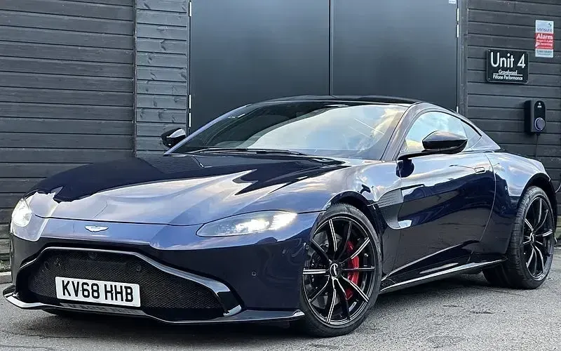 Used Aston Martin Vantage 510 HP (375 kW) 2018 Blue Coupe