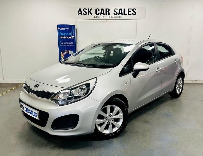 Silver Used 2014 Kia Rio Hatchback | £3,495 (Fair price) - Image 1/4