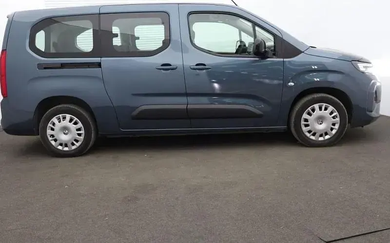 Used Vauxhall Combo Design Edition 100 kW (136 HP) 2026 MPV