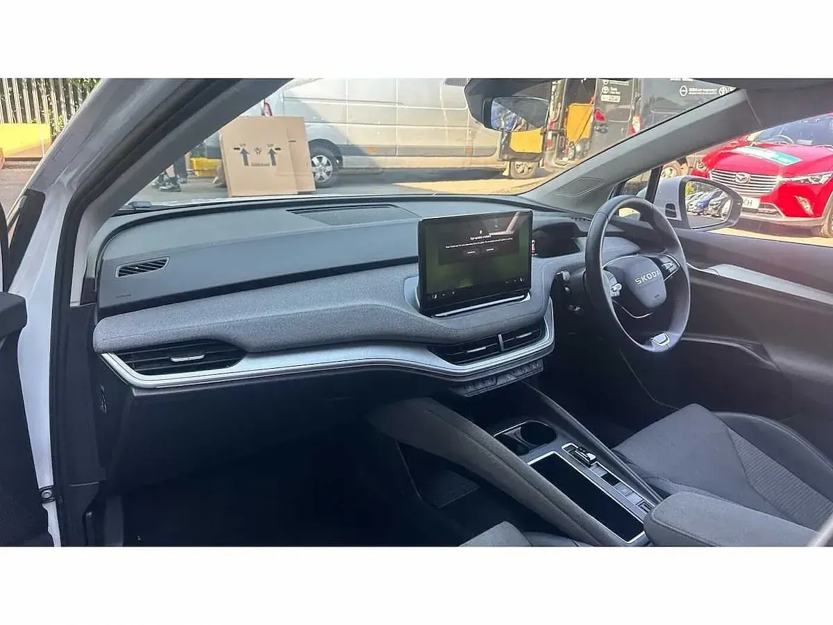 Used Skoda Enyaq iV 210 kW (286 HP) 2025 White SUV