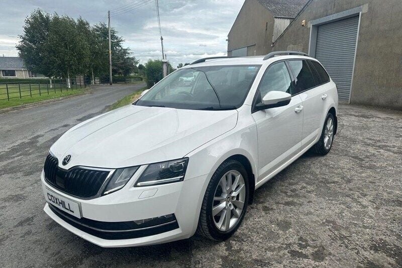White Used 2017 Skoda Octavia SE L Estate | £8,995 (Good price) - Image 1/1