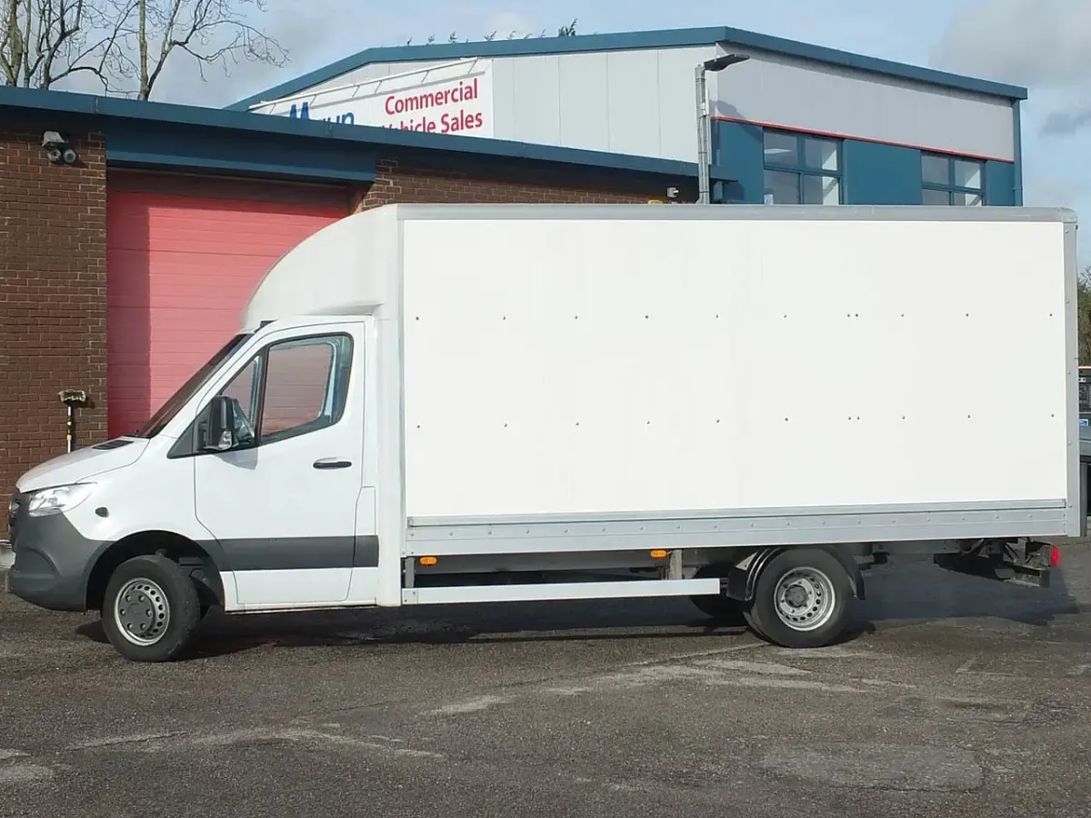 Used Mercedes Sprinter 143 HP (105 kW) 2022 White Van