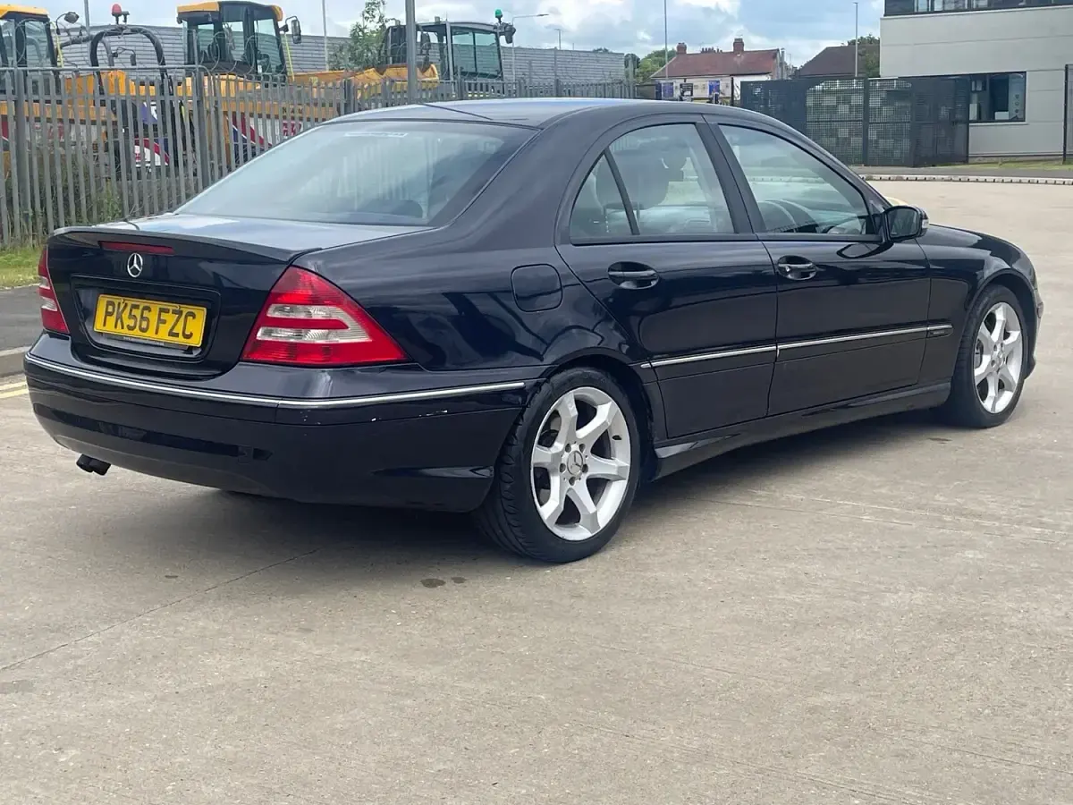 Used Mercedes C200 2006 Black Sedan