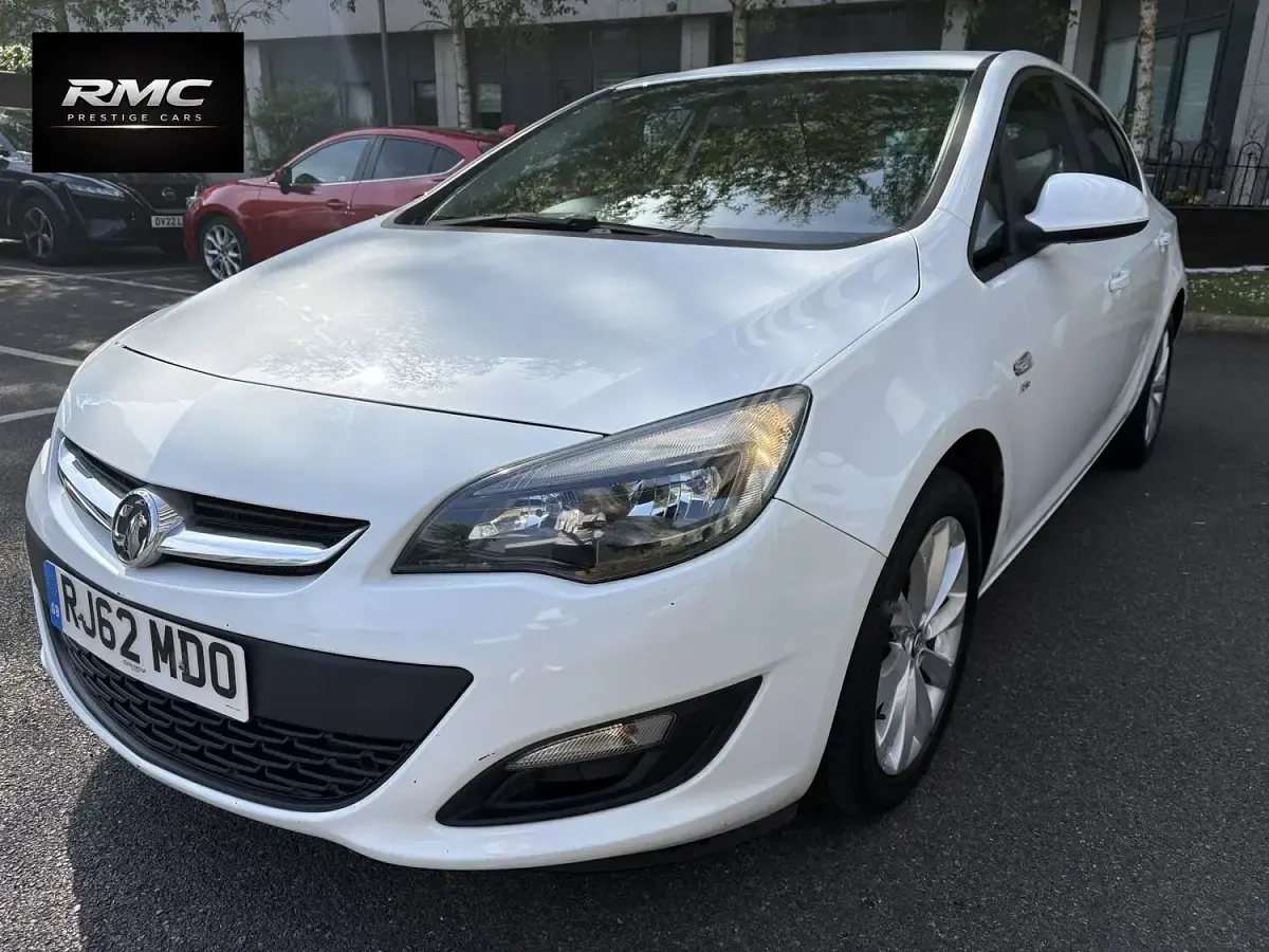 Usado Vauxhall Astra Active 2013 Blanco Utilitario